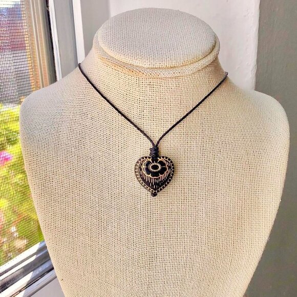 Handmade Jewelry - Black & Gold Small Flower Boho Whimsygoth Heart Necklace/Choker